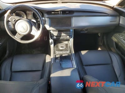 Zdjęcie 8 z 12 samochodu: 2019 JAGUAR XF PREMIUM VIN:SAJBD4FX9KCY78845 - miniatura