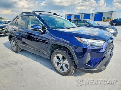 Czwarte zdjęcie samochodu z boku: 2022 TOYOTA RAV4 XLE VIN:JTMRWRFV7NJ054782 - miniatura