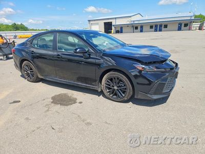 Czwarte zdjęcie samochodu z boku: 2025 TOYOTA CAMRY SE VIN:4T1DBADK0SU006787 - miniatura