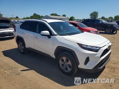 Czwarte zdjęcie samochodu z boku: 2022 TOYOTA RAV4 XLE VIN:2T3P1RFVXNC265516 - miniatura