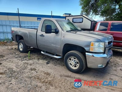 Czwarte zdjęcie samochodu z boku: 2007 CHEVROLET SILVERADO K2500 HEAVY DUTY VIN:1GCHK24K17E545657 - miniatura