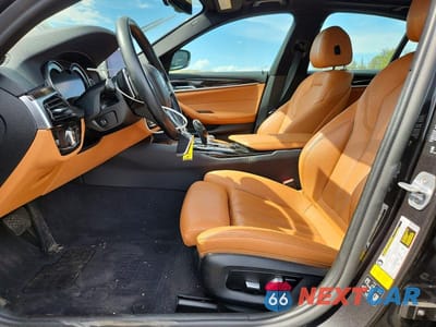 Zdjęcie 7 z 13 samochodu: 2019 BMW 530 XI VIN:WBAJA7C50KG911003 - miniatura