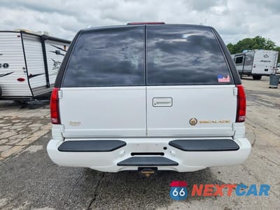 Zdjęcie 6 z 13 samochodu: 2000 CADILLAC ESCALADE VIN:1GYEK13R2YR157420 - miniatura