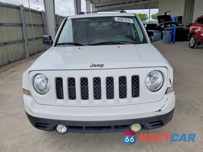 Piąte zdjęcie samochodu w środku: 2014 JEEP PATRIOT LATITUDE VIN:1C4NJPFB4ED502918 - miniatura