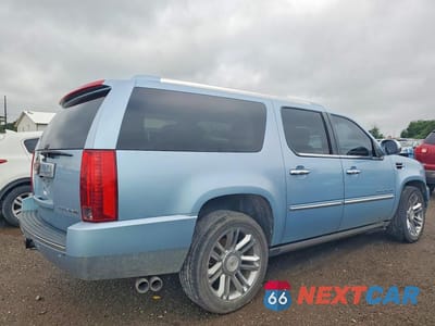 Trzecie zdjęcie samochodu z tyłu: 2011 CADILLAC ESCALADE ESV PLATINUM VIN:1GYS4KEF8BR260418 - miniatura