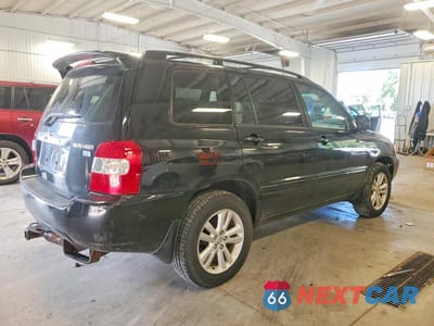 Trzecie zdjęcie samochodu z tyłu: 2006 TOYOTA HIGHLANDER HYBRID VIN:JTEEW21A260015109 - miniatura