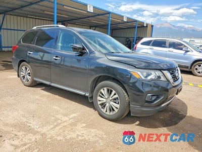 Czwarte zdjęcie samochodu z boku: 2019 NISSAN PATHFINDER SL VIN:5N1DR2MN9KC641783 - miniatura