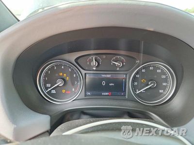 Zdjęcie 9 z 13 samochodu: 2023 BUICK ENCLAVE ESSENCE VIN:5GAERBKW8PJ235504 - miniatura