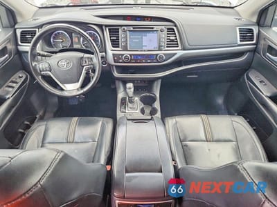 Zdjęcie 8 z 13 samochodu: 2018 TOYOTA HIGHLANDER SE VIN:5TDJZRFH5JS489053 - miniatura