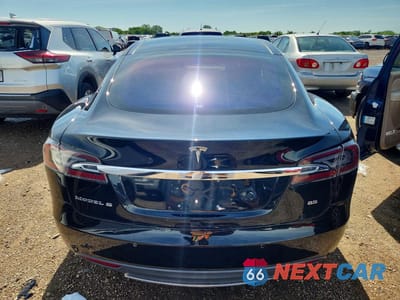 Zdjęcie 6 z 12 samochodu: 2015 TESLA MODEL S 85 VIN:5YJSA1H18FF080201 - miniatura