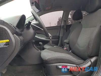 Zdjęcie 7 z 12 samochodu: 2013 HYUNDAI ACCENT GS VIN:KMHCT5AEXDU066318 - miniatura