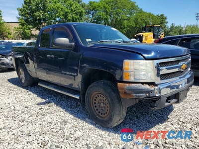 Czwarte zdjęcie samochodu z boku: 2008 CHEVROLET SILVERADO K1500 VIN:2GCEK190681277647 - miniatura