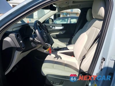 Zdjęcie 7 z 13 samochodu: 2019 VOLVO XC40 T5 MOMENTUM VIN:YV4162UK0K2144873 - miniatura