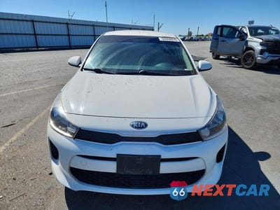 Piąte zdjęcie samochodu w środku: 2019 KIA RIO S VIN:3KPA24AB8KE216632 - miniatura