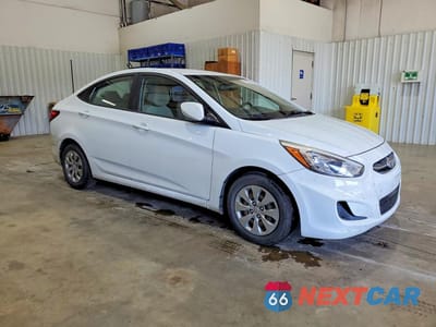 Czwarte zdjęcie samochodu z boku: 2016 HYUNDAI ACCENT SE VIN:KMHCT4AE7GU131558 - miniatura