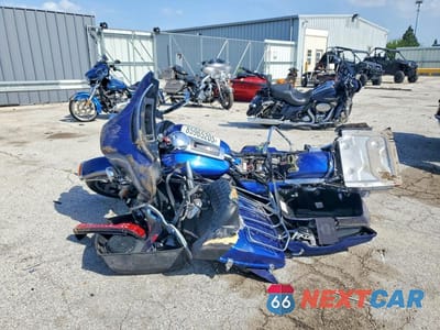 Trzecie zdjęcie samochodu z tyłu: 2017 HARLEY-DAVIDSON FLHTK ULTRA LIMITED VIN:1HD1KED18HB684647 - miniatura