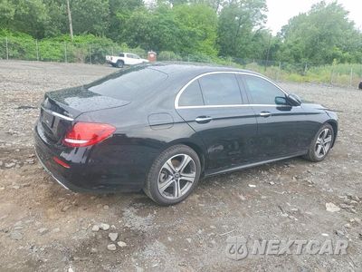 Trzecie zdjęcie samochodu z tyłu: 2019 MERCEDES-BENZ E 300 4MATIC VIN:WDDZF4KB0KA617395 - miniatura