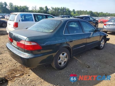 Trzecie zdjęcie samochodu z tyłu: 2000 HONDA ACCORD EX VIN:1HGCG1656YA095835 - miniatura