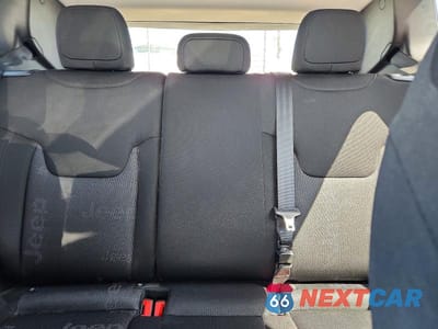 Zdjęcie 10 z 13 samochodu: 2015 JEEP RENEGADE LATITUDE VIN:ZACCJABT4FPC07243 - miniatura