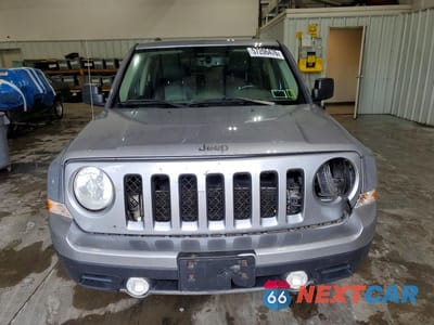 Piąte zdjęcie samochodu w środku: 2017 JEEP PATRIOT LATITUDE VIN:1C4NJRFB2HD155850 - miniatura
