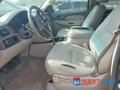 Zdjęcie 7 z 12 samochodu: 2009 CHEVROLET SUBURBAN C1500 LT VIN:1GNFC26079R272033 - miniatura