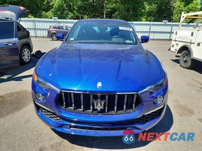 Piąte zdjęcie samochodu w środku: 2022 MASERATI LEVANTE BASE VIN:ZN661XUA5NX402337 - miniatura
