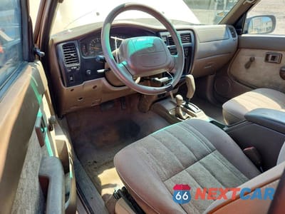 Zdjęcie 8 z 12 samochodu: 2000 TOYOTA TACOMA BASE VIN:4TAPM62N1YZ588492 - miniatura