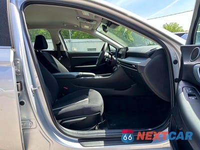 Zdjęcie 6 z 10 samochodu: 2025 HYUNDAI SONATA SEL VIN:KMHL64JAXSA454842 - miniatura