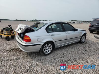 Trzecie zdjęcie samochodu z tyłu: 2003 BMW 325 I VIN:WBAEV33453KL80126 - miniatura