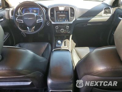 Zdjęcie 8 z 12 samochodu: 2020 CHRYSLER 300 LIMITED VIN:2C3CCAKG1LH142012 - miniatura