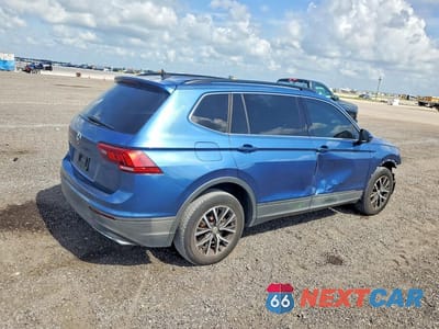 Trzecie zdjęcie samochodu z tyłu: 2019 VOLKSWAGEN TIGUAN SE VIN:3VV3B7AX8KM052747 - miniatura