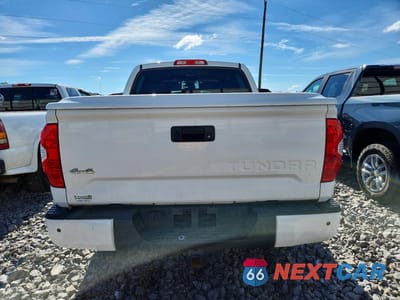 Zdjęcie 6 z 12 samochodu: 2015 TOYOTA TUNDRA 1794 EDITION VIN:5TFAW5F1XFX486557 - miniatura