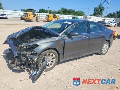 2016 FORD FUSION S 3FA6P0G72GR258254 - główne zdjęcie licytacji z USA - miniatura