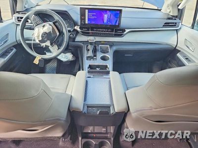 Zdjęcie 8 z 13 samochodu: 2025 TOYOTA SIENNA XLE 8-PASSENGER VIN:5TDJRKEC9SS232220 - miniatura