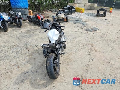Zdjęcie 6 z 9 samochodu: 2020 KAWASAKI EX650 N VIN:ML5EXEN16LDA13247 - miniatura