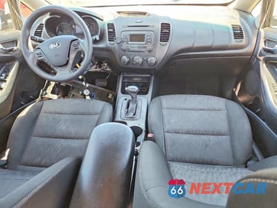 Zdjęcie 8 z 12 samochodu: 2016 KIA FORTE LX VIN:KNAFK4A61G5611146 - miniatura