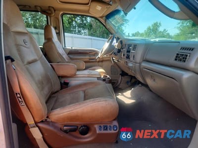 Piąte zdjęcie samochodu w środku: 2003 FORD F350 SUPER DUTY VIN:1FTWW33P33ED30046 - miniatura