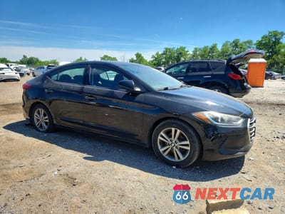 Czwarte zdjęcie samochodu z boku: 2018 HYUNDAI ELANTRA SEL VIN:5NPD84LF5JH270976 - miniatura