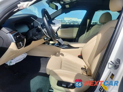 Zdjęcie 7 z 12 samochodu: 2022 BMW 530 XI VIN:WBA13BJ01NCJ35416 - miniatura