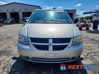 Piąte zdjęcie samochodu w środku: 2007 DODGE GRAND CARAVAN SXT VIN:2D8GP44L37R223155 - miniatura
