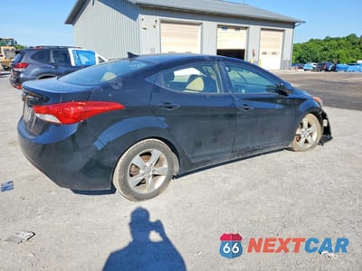 Trzecie zdjęcie samochodu z tyłu: 2012 HYUNDAI ELANTRA GLS VIN:KMHDH4AE9CU332927 - miniatura