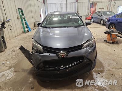 Piąte zdjęcie samochodu w środku: 2018 TOYOTA COROLLA LE VIN:5YFBURHE5JP754939 - miniatura