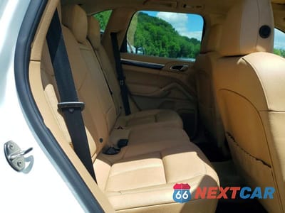 Zdjęcie 11 z 13 samochodu: 2016 PORSCHE CAYENNE VIN:WP1AA2A27GKA11877 - miniatura