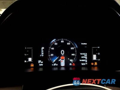 Zdjęcie 9 z 13 samochodu: 2018 VOLVO XC90 T5 VIN:YV4102PK7J1351052 - miniatura