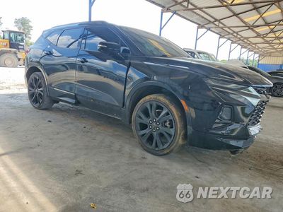 Czwarte zdjęcie samochodu z boku: 2022 CHEVROLET BLAZER RS VIN:3GNKBERS5NS191636 - miniatura