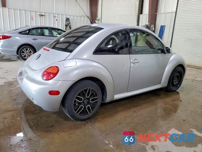 Trzecie zdjęcie samochodu z tyłu: 2001 VOLKSWAGEN NEW BEETLE GL VIN:3VWBS21C71M416470 - miniatura