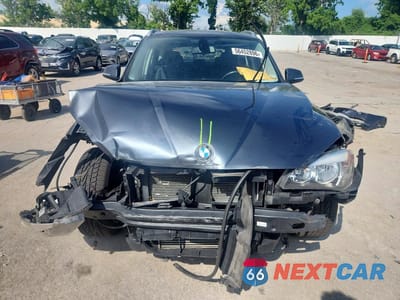 Piąte zdjęcie samochodu w środku: 2015 BMW X1 XDRIVE28I VIN:WBAVL1C58FVY31085 - miniatura