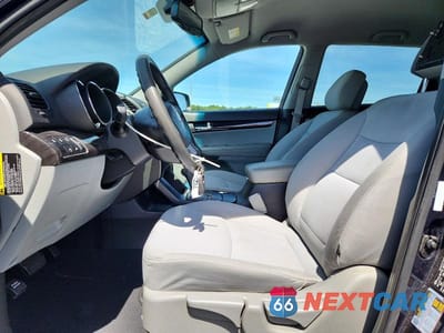 Zdjęcie 7 z 13 samochodu: 2012 KIA SORENTO LX VIN:5XYKT3A61CG282555 - miniatura