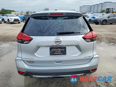 Zdjęcie 6 z 12 samochodu: 2018 NISSAN ROGUE SV VIN:5N1AT2MV0JC711318 - miniatura