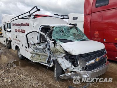 Czwarte zdjęcie samochodu z boku: 2024 CHEVROLET EXPRESS G3500 VIN:1GB0GRF79R1292733 - miniatura